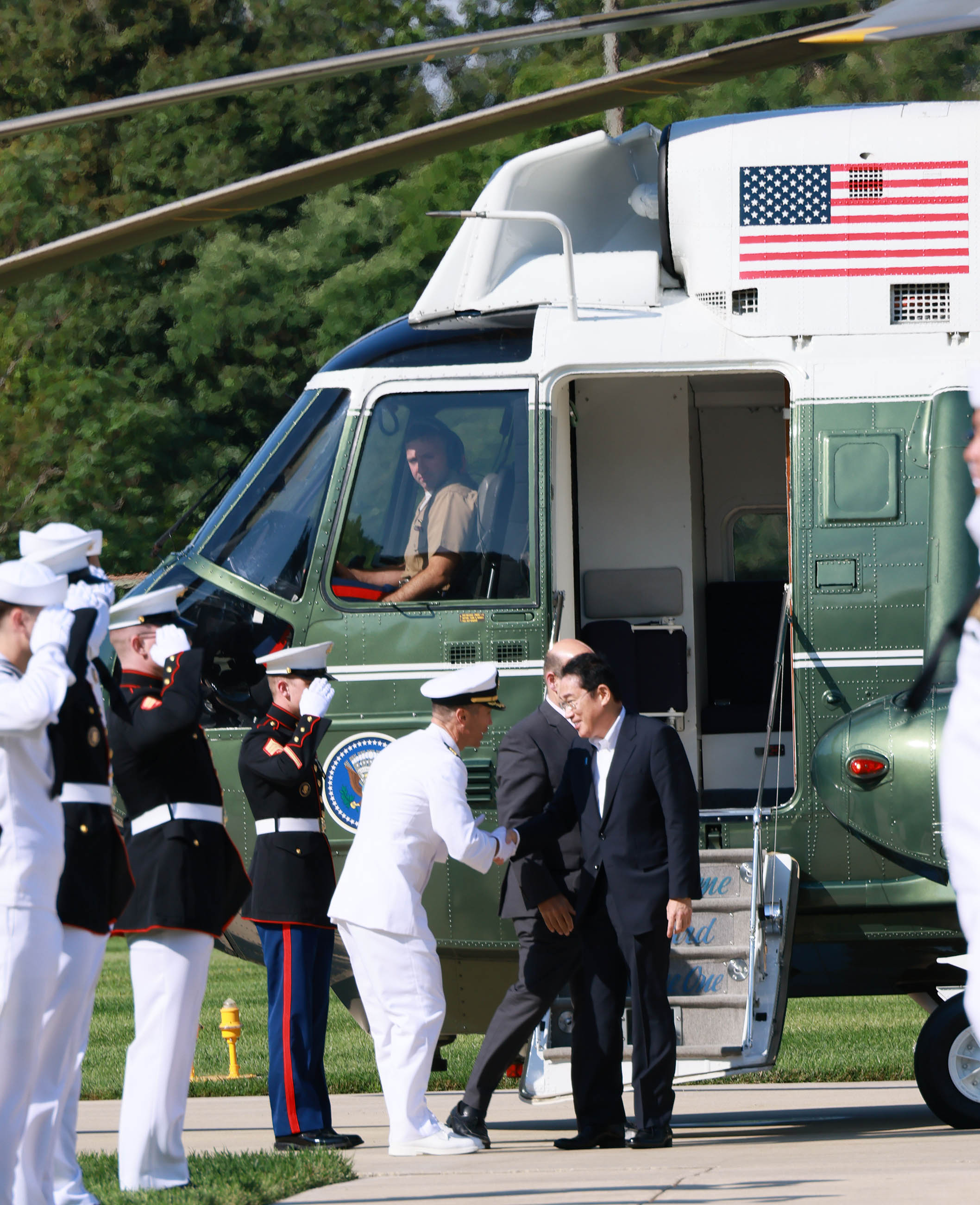 Prime Minister Kishida arriving at Camp David (1)