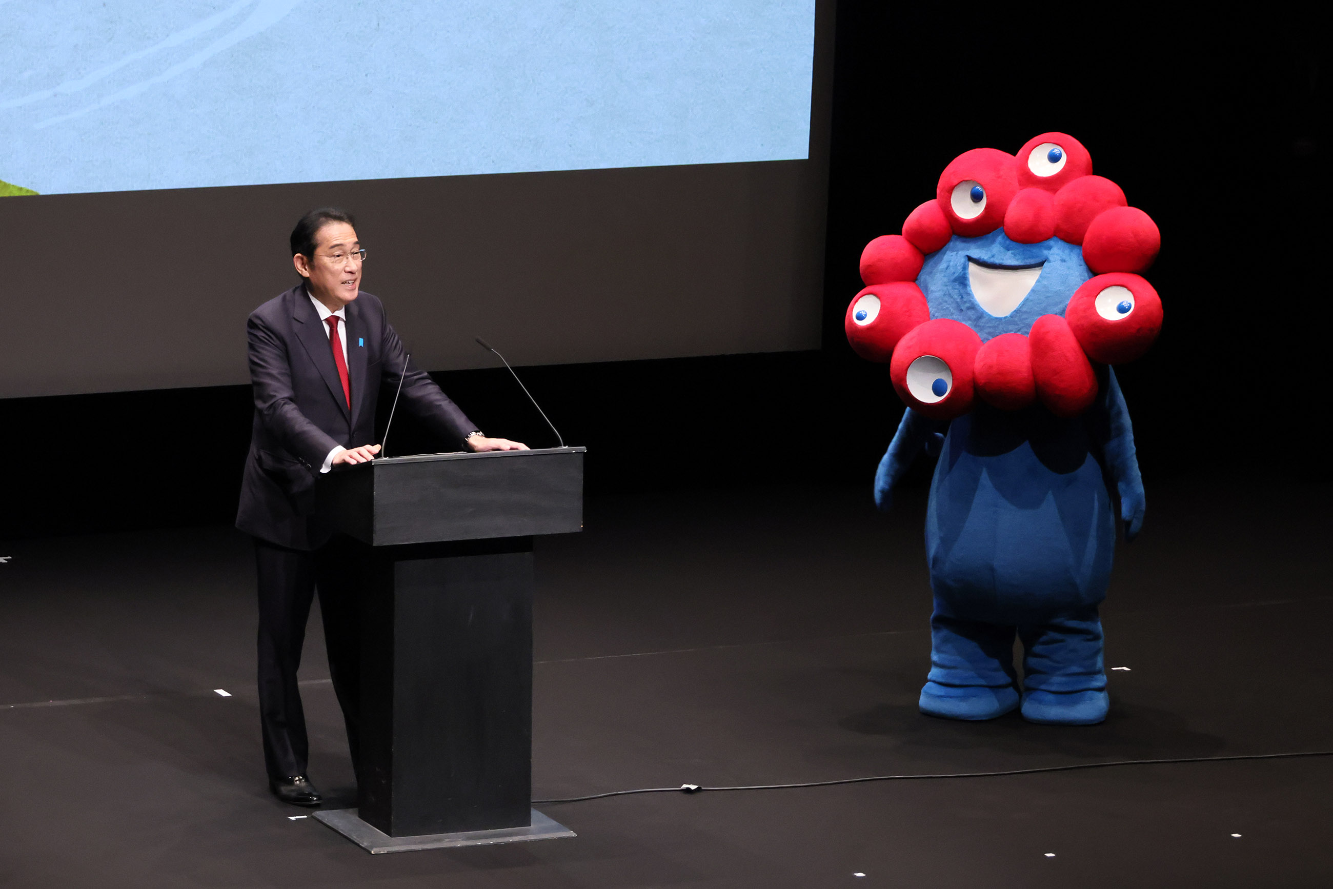 Prime Minister Kishida attending a Japan-France tourism event (2)