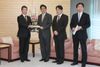Photograph of Prime Minister Abe receiving a courtesy call from the Governor of Miyagi Prefecture, Mr. Yoshihiro Murai 2