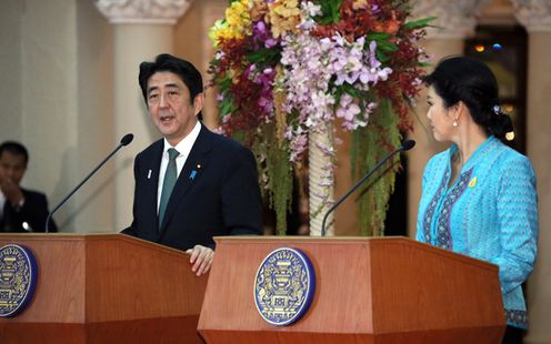 Photograph of the Japan-Thailand joint press statement 2