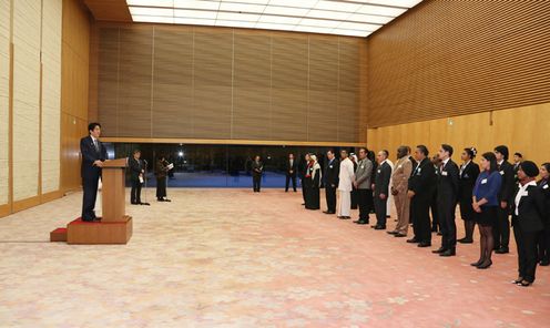 Photograph of the Prime Minister delivering an address to the representatives of the youths participating in the SWY program
