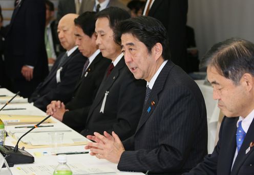Photograph of the Prime Minister delivering an address at the Council for the Implementation of Education Rebuilding 1