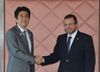 Photograph of Prime Minister Abe shaking hands with Prime Minister of the Arab Republic of Egypt Hisham Mohamed Qandil