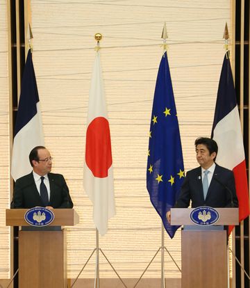 Photograph of the Prime Minister holding a joint press conference (1)