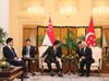 Photograph of Prime Minister Abe paying a courtesy call on President Tony Tan