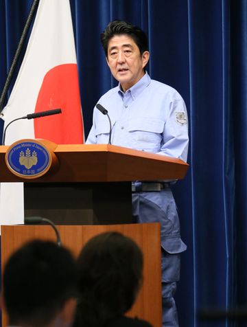 Photograph of the Prime Minister holding a press conference as part of the government headquarters operation drill (3)