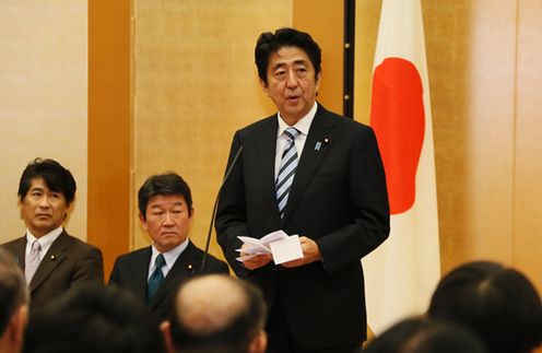 Photograph of the Prime Minister delivering an address at the award ceremony for the Prime Minister's Prize, Monodzukuri Nippon Grand Award (2)