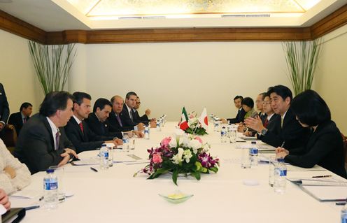 Photograph of the Japan-Mexico Summit Meeting