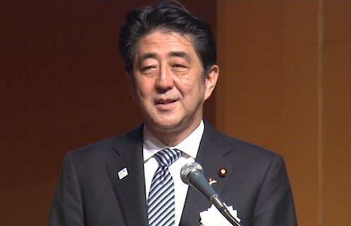 Photograph of the Prime Minister delivering an address at the General Assembly of Japan's National Council for Export Promotion of Agricultural, Forestry and Fishery Products and Processed Foods (2)
