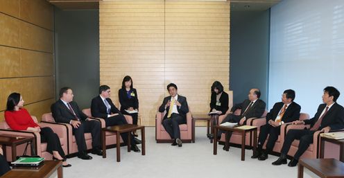 Photograph of Prime Minister Abe receiving a courtesy call from the Hon. Jacob J. Lew, Secretary of the Treasury of the United States of America (2)