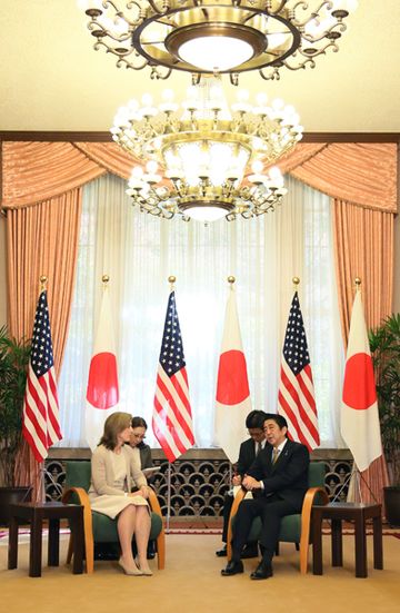 Photograph of Prime Minister Abe receiving a courtesy call from H.E. Ms. Caroline Kennedy, Ambassador of the United States of America to Japan (1)