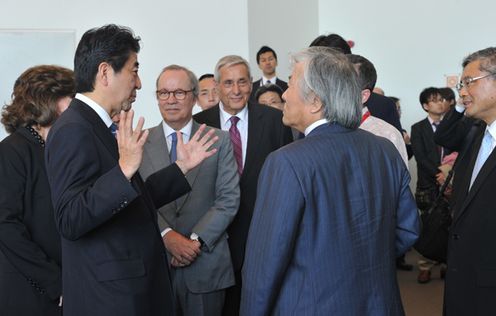 Photograph of the Prime Minister visiting the Champalimaud Centre for the Unknown (2)