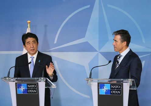Photograph of the Japan-NATO joint press conference (1)