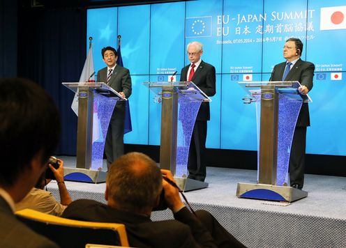 Photograph of the Japan-EU joint press conference (2)