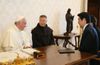 Photograph of Prime Minister Abe having an audience with the Pope (2)