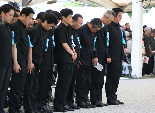 Photograph of the Prime Minister observing a minute of silence at the Memorial Ceremony to Commemorate the Fallen on the 69th Anniversary of the End of the Battle of Okinawa