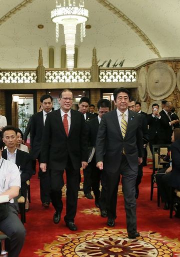 Photograph of the leaders attending the joint press announcement
