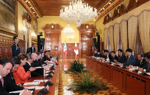 Photograph of the Japan-Mexico Summit Meeting (expanded meeting)