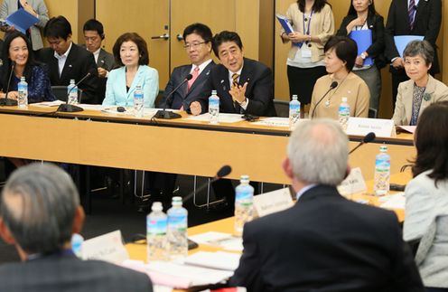 Photograph of a Session Meeting (1)