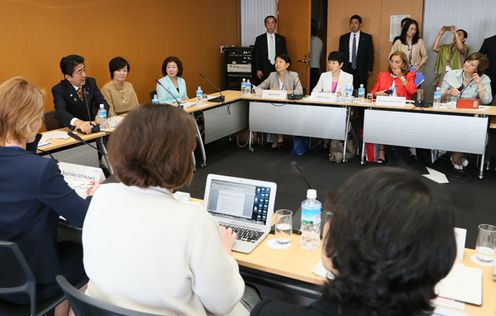 Photograph of a Session Meeting (6)