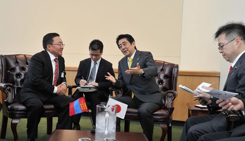 Photograph of the Japan-Mongolia Summit Meeting