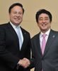 Photograph of Prime Minister Abe shaking hands with the President of Panama