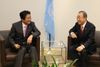 Photograph of Prime Minister Abe meeting with the UN Secretary-General (taken by the representative photographer)