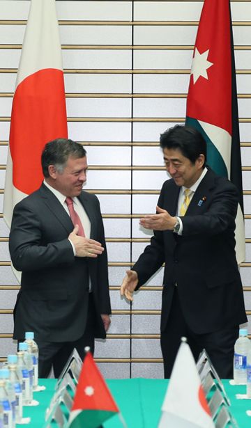 Photograph of the Japan-Jordan Summit Meeting (1)
