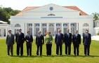 Commemorative photograph with the G8 leaders