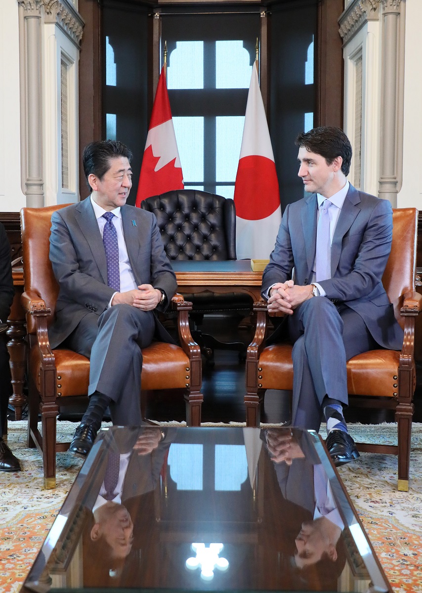 Photograph of the Japan-Canada Summit Meeting (3)