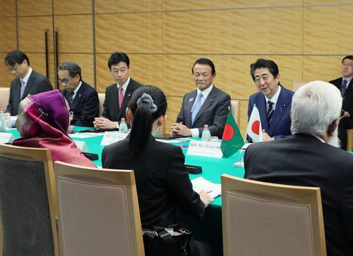 Photograph of the Japan-Bangladesh Summit Meeting (2)