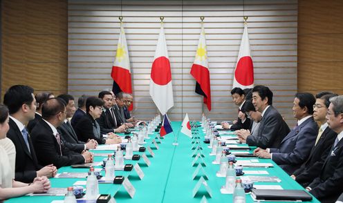 Photograph of the Japan-Philippines Summit Meeting