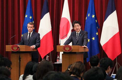 Photograph of the Japan-France joint press conference (3)