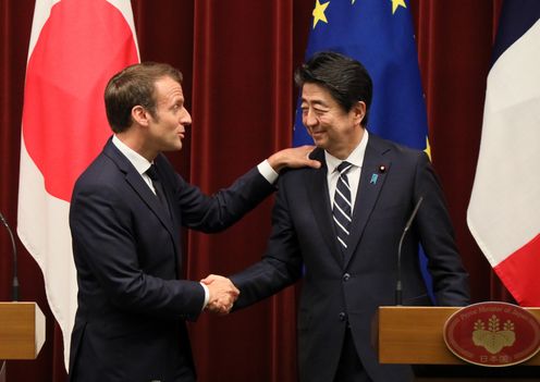Photograph of the Japan-France joint press conference (5)