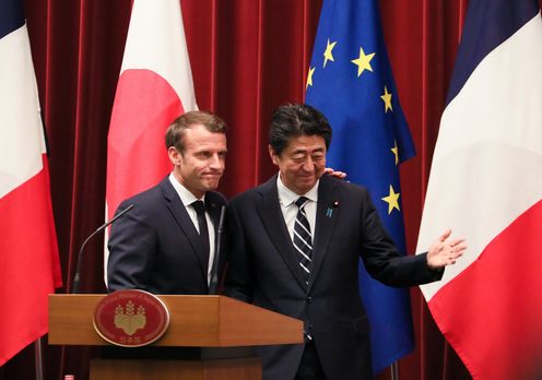 Photograph of the Japan-France joint press conference (6)