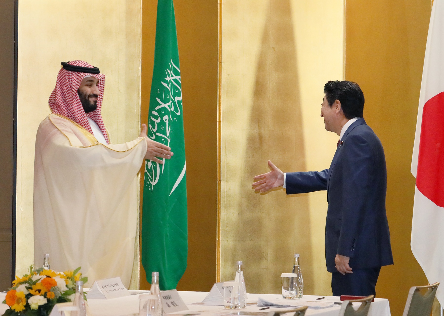 Photograph of the Prime Minister holding a meeting with the Crown Prince of Saudi Arabia (1)