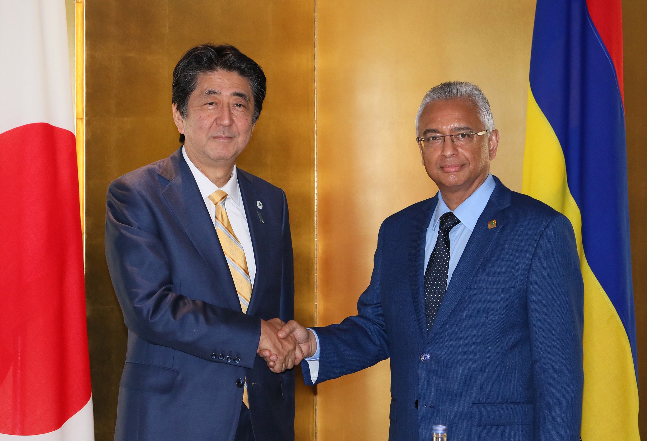 Photograph of the Japan-Mauritius Summit Meeting 