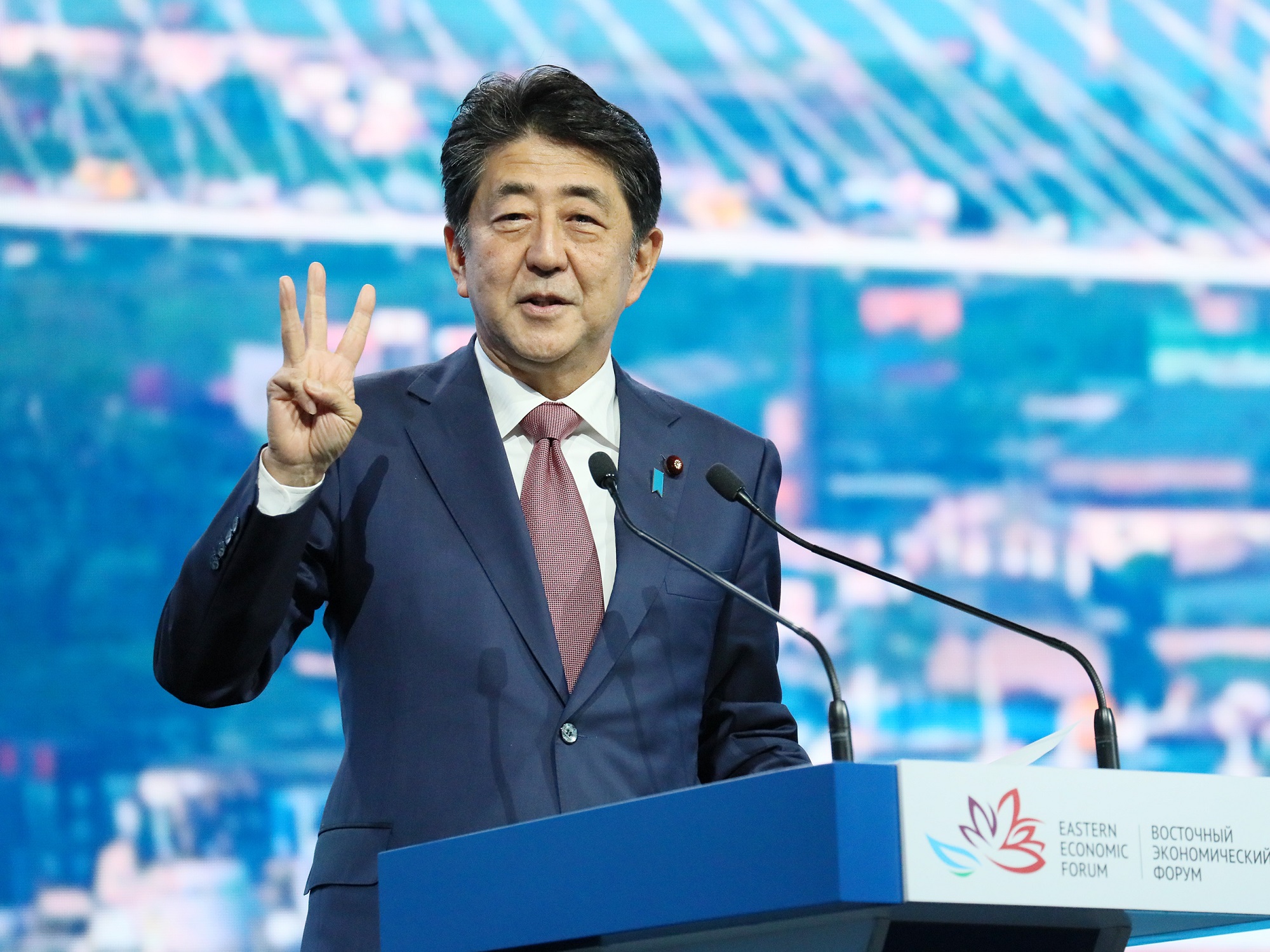 Photograph of the Prime Minister giving a speech at the plenary session of the Eastern Economic Forum (3)