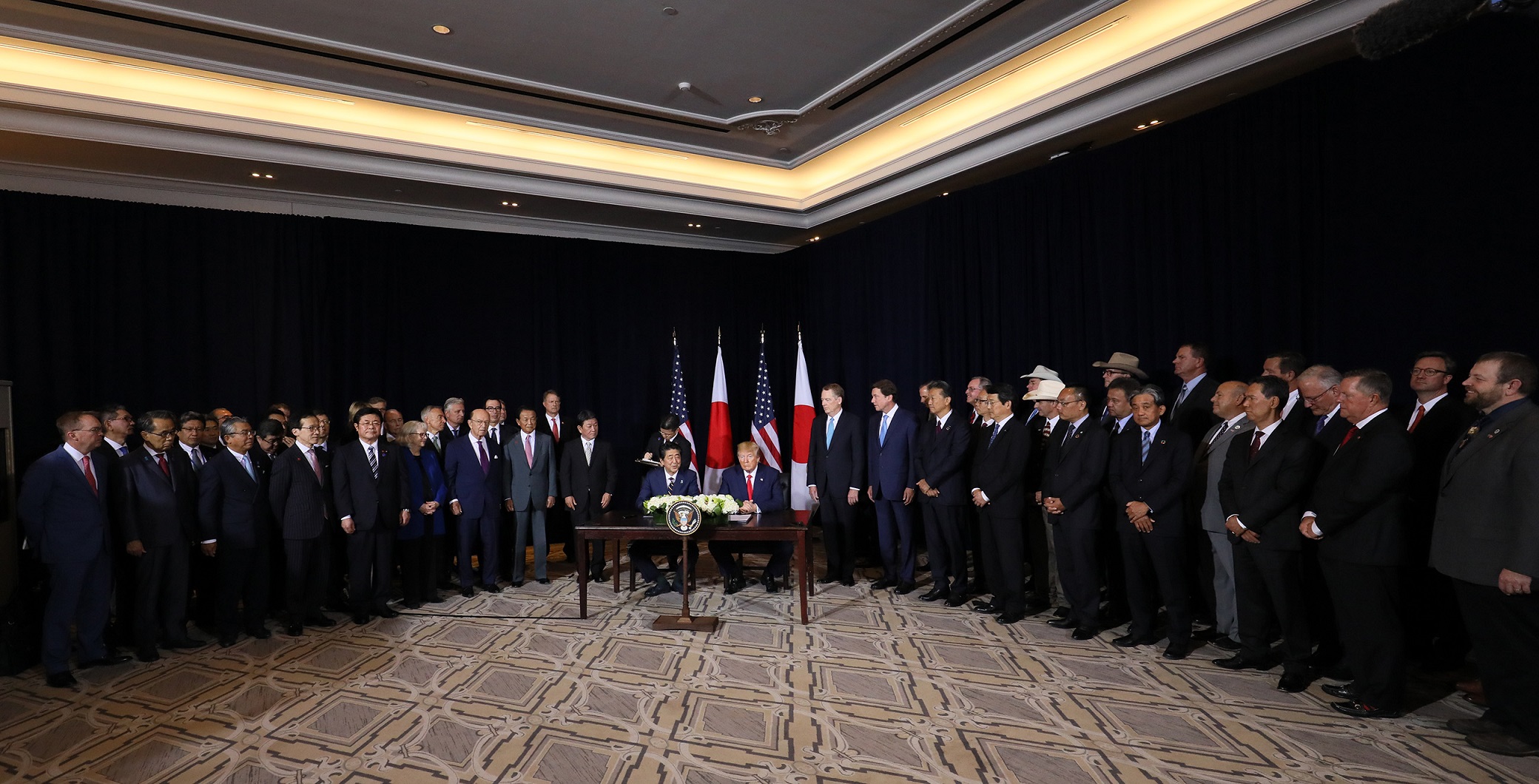 Photograph of the Japan-U.S. Summit Meeting (signing ceremony) (3)