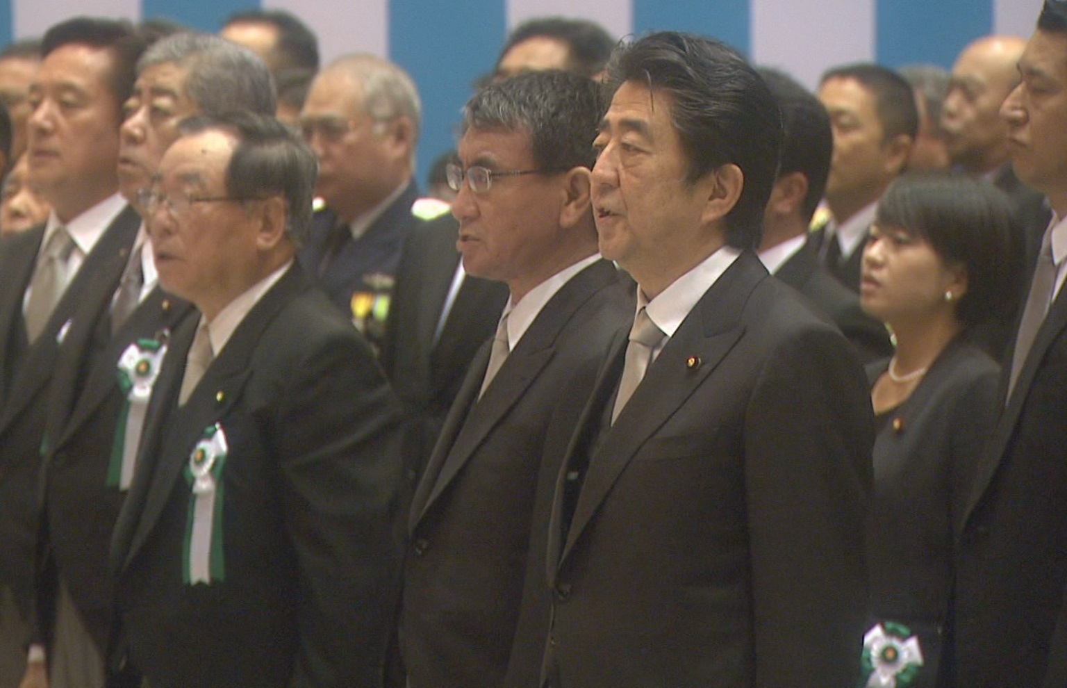Photograph of the Prime Minister attending the memorial service (2)