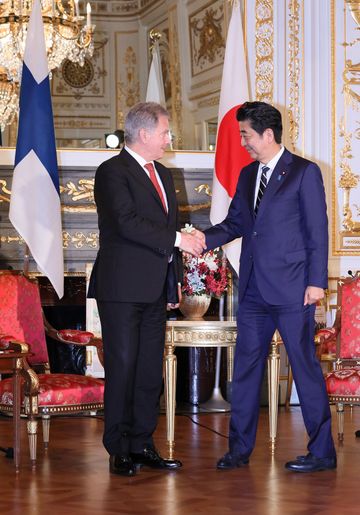Photograph of the Japan-Finland Summit Meeting (2)