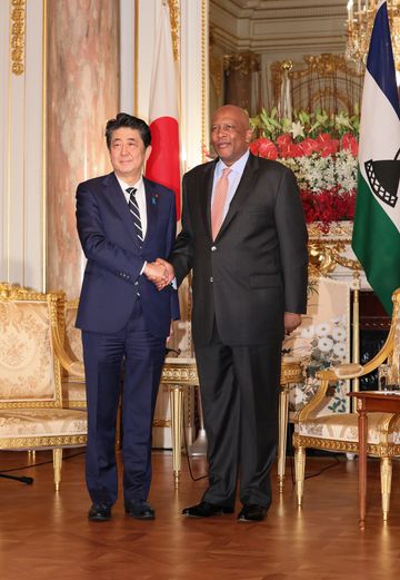 Photograph of the Japan-Lesotho Summit Meeting (2)