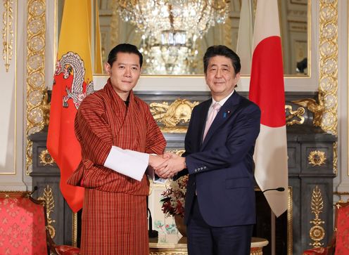 Photograph of the meeting with the King of the Kingdom of Bhutan (1)