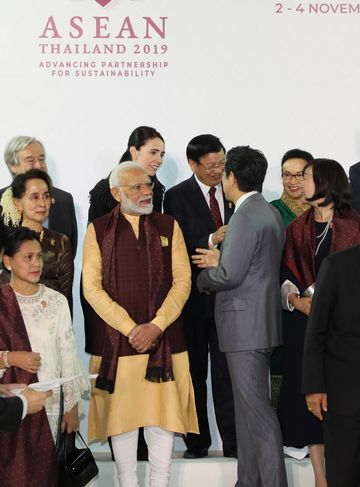 Photograph of the Prime Minister attending a group photograph with other leaders (2)