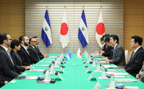 Photograph of the Japan-El Salvador Summit Meeting (3)