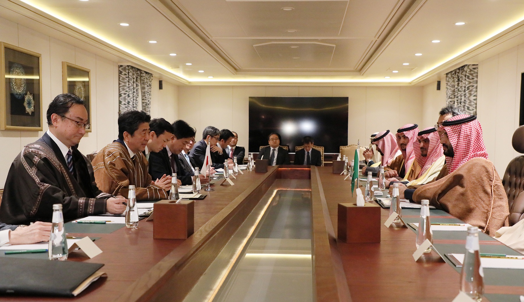 Photograph of the Prime Minister meeting with the Crown Prince of Saudi Arabia (4)