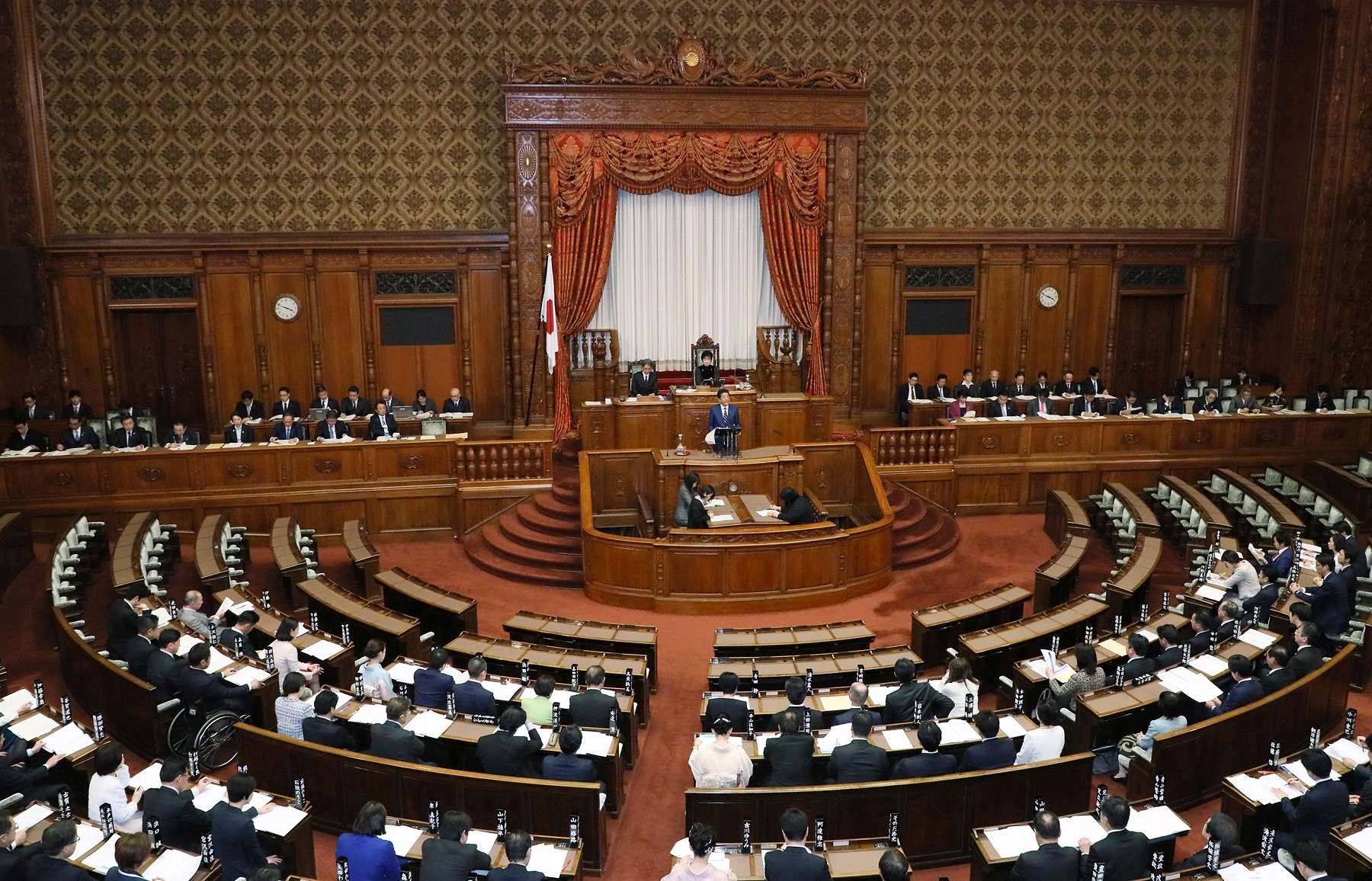 Photograph of the Prime Minister delivering a policy speech during the plenary session of the House of Councillors (6)