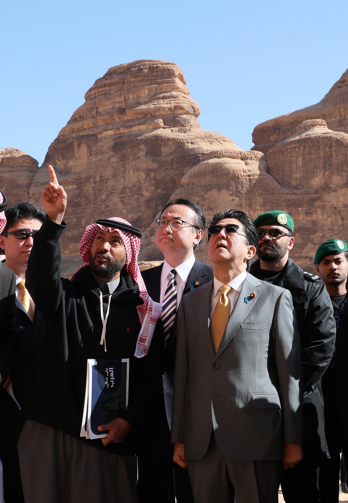 Photograph of the Prime Minister visiting Madain Saleh (2)