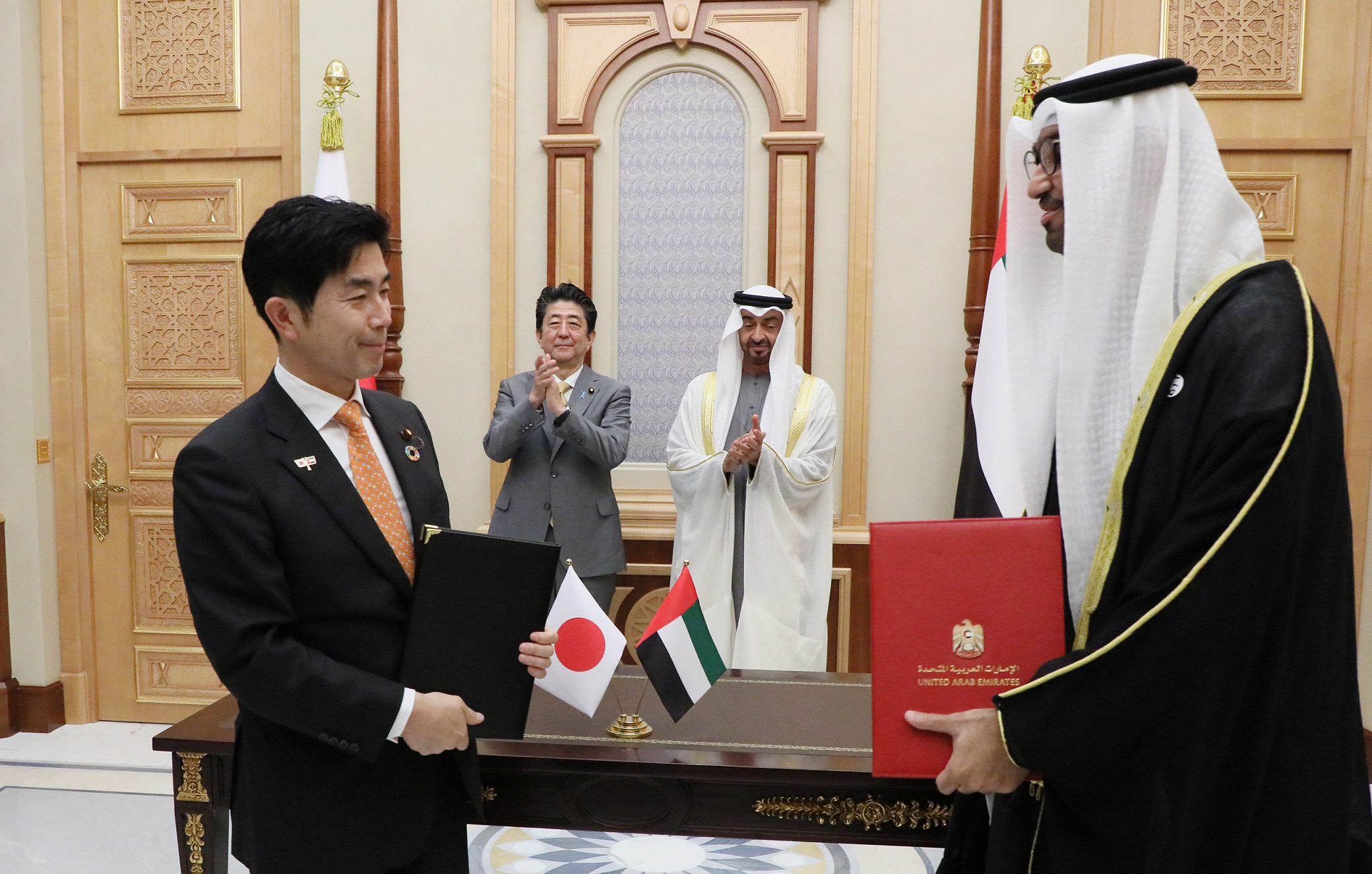 Photograph of the Prime Minister and the Crown Prince of Abu Dhabi attending an exchange of documents ceremony (2)