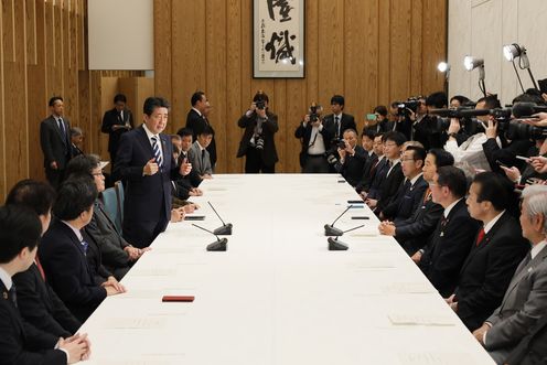 Photograph of the Prime Minister delivering an address (4)